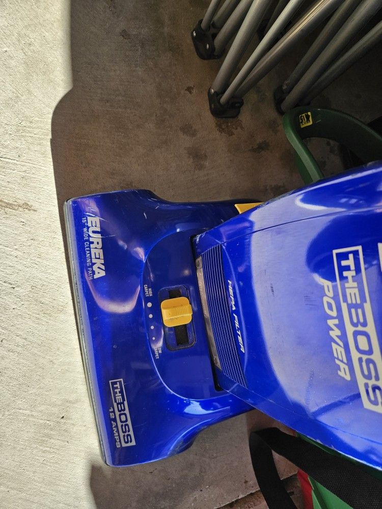 12 Amp Eureka Upright Vacuum Cleaner