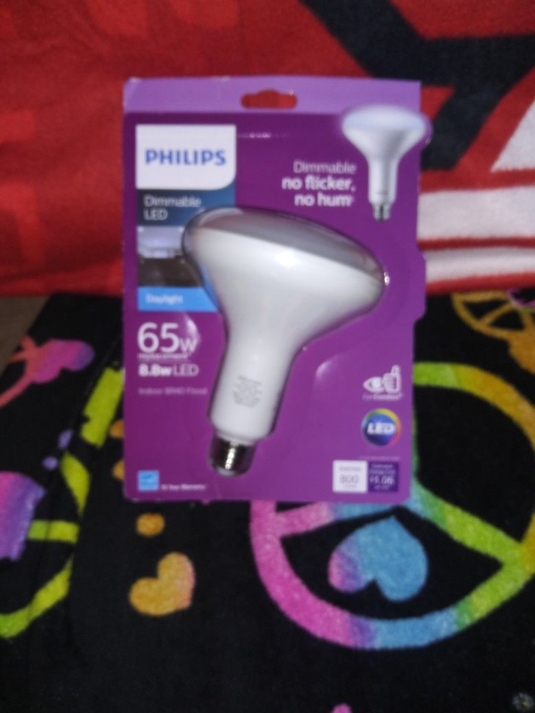 PHILIPS DIMMABLE 8.8 W LED REPLACEMENT BULB