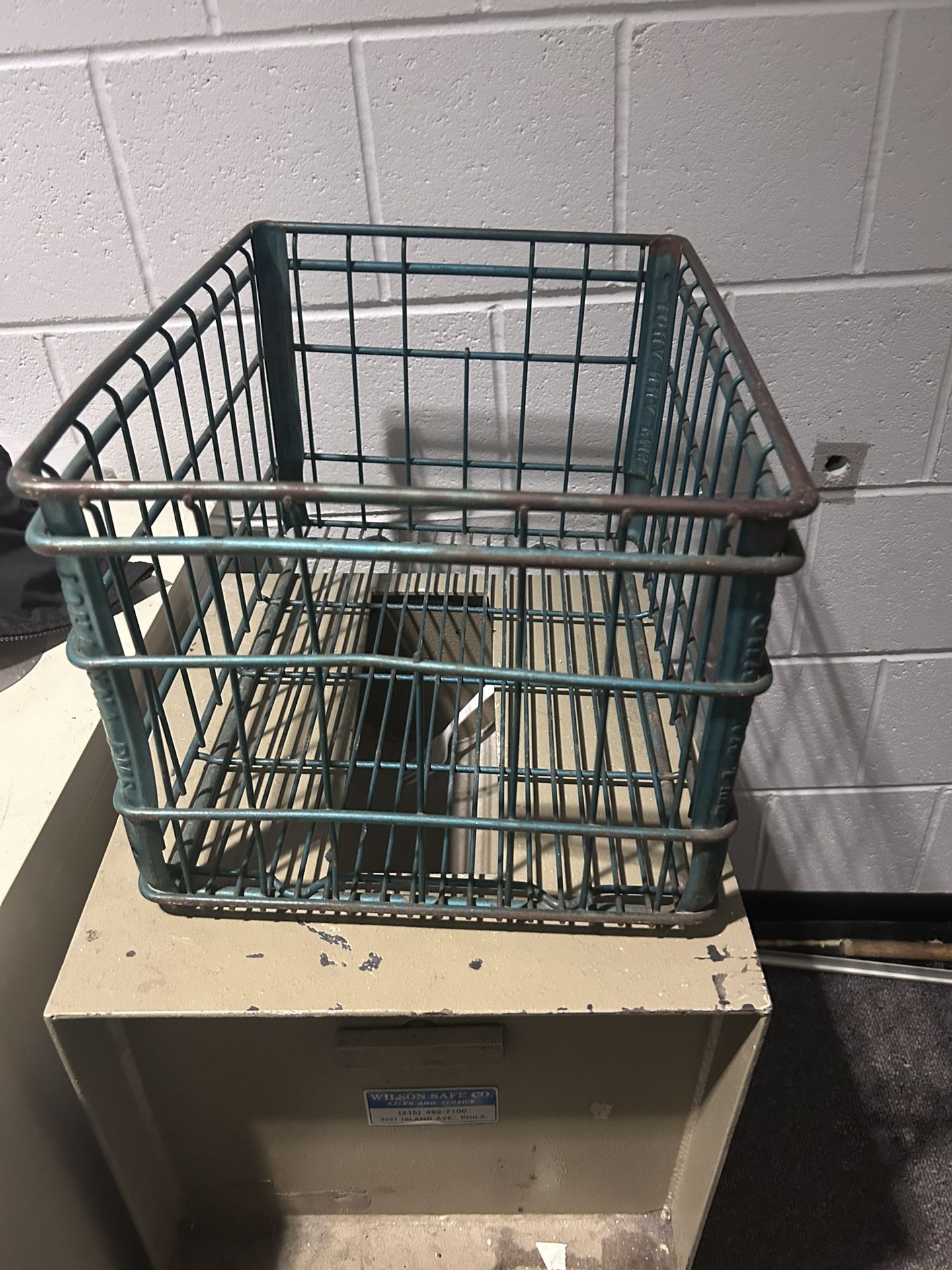 Vintage Crate / Metal Antique Milk Crate