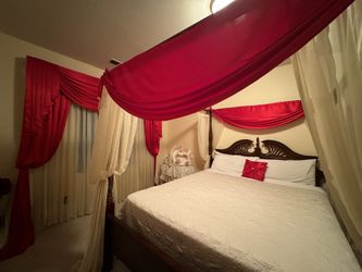 Queen Wooden Bed With Posts