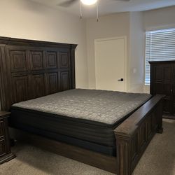 King Bedroom Set