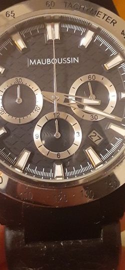 Mauboussin Chronograph Automatic is a super watch with machinery seiko NE88A the best that has today the real price was 1700 $ is in perfect condition