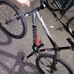 Trek 4600 Mountain Bike Bicycle