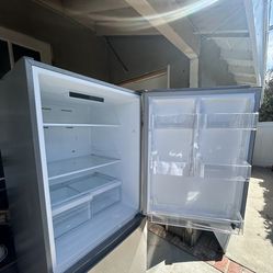 INSIGNIA STAINLESS STEEL FRIDGE