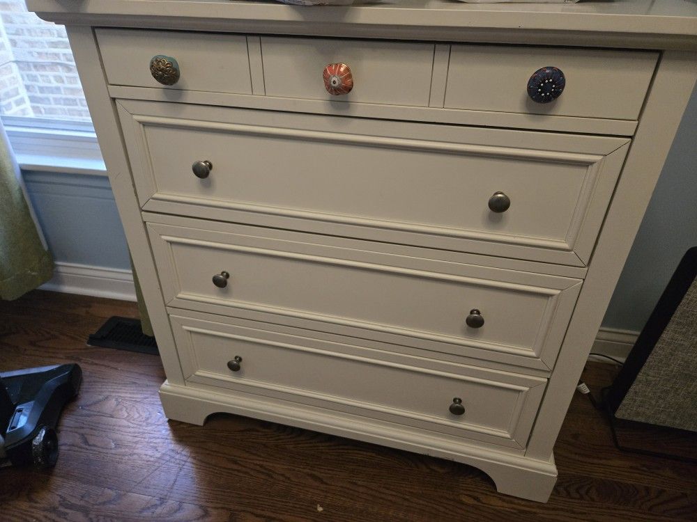 Dresser/drawer