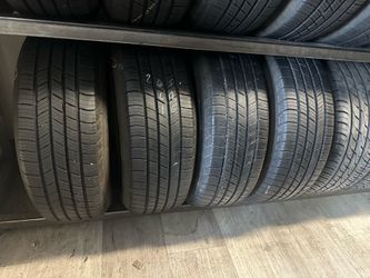 SET OF TIRE 205 60 16 Michelin 85% LIFE