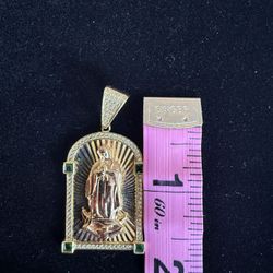 14k Gold Virgin Mary Pendant 