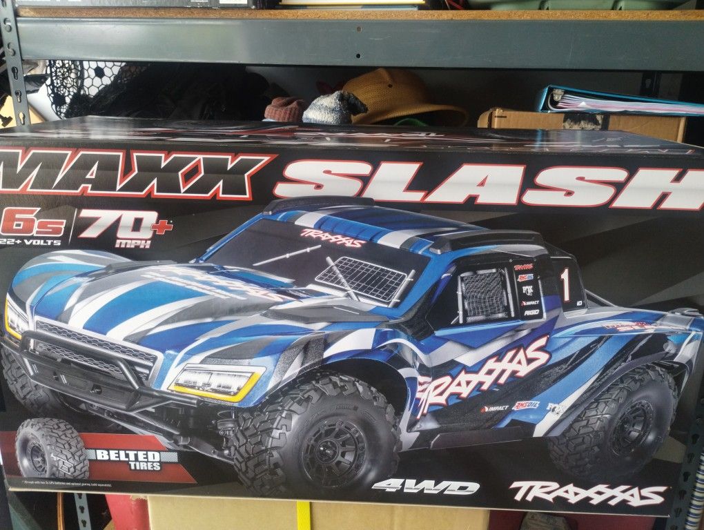 Traxxas Maxx Slash 6s