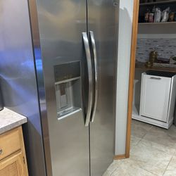 Frigidaire refrigerator 