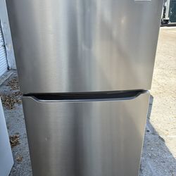 REFRIGERATOR FRIGIDAIRE 30” stainless steel