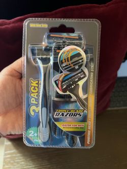 3 pack Triple blade razors with pivot head and aloe strip