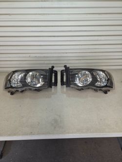 2002 to 2005 Dodge Ram Headlights
