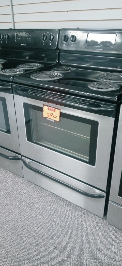 FRIGIDAIRE RANGE STOVE OVEN WORK GREAT INCLUDING WARRANTY DELIVERY AVAILABLE