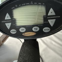 Metal Detector Discovery 2200 