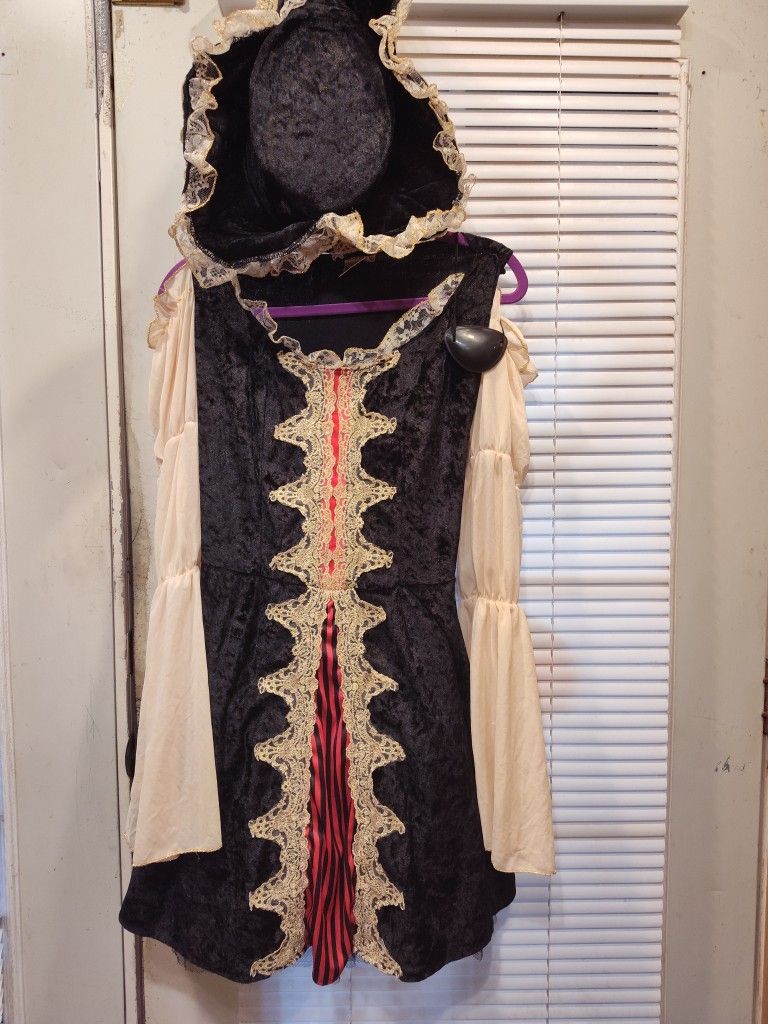 Pirate Costume For Halloween