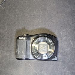 Nikon CoolPix L620 Camera