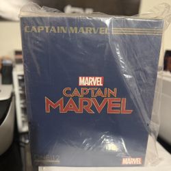 Mezco One:12 Marvel Captain Marvel 