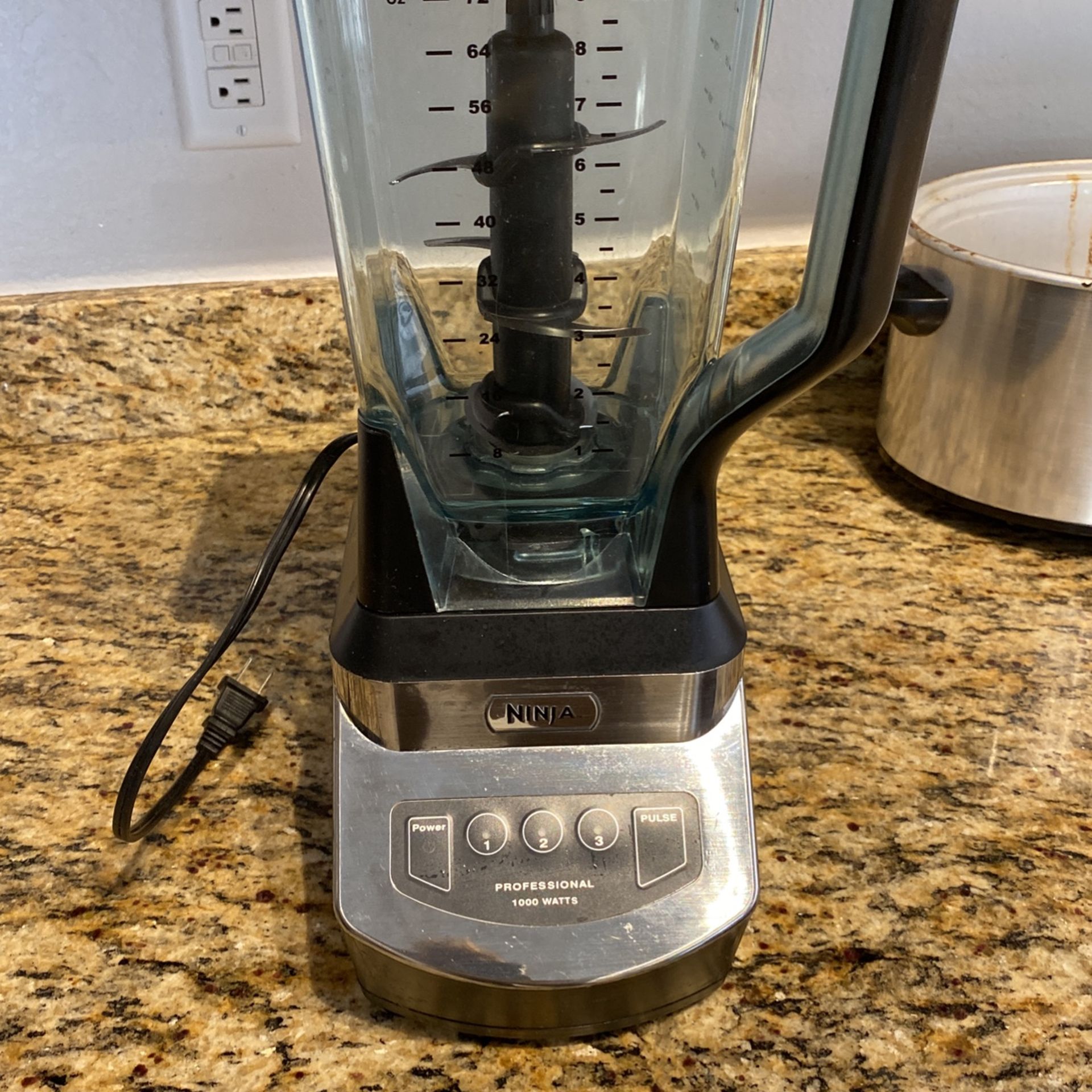 Ninja Food Processor/blender 20$