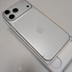 I Phone  17 Pro Max Silver 
