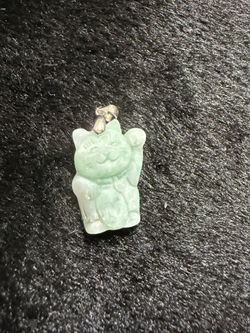 Lucky cat Jade pendant