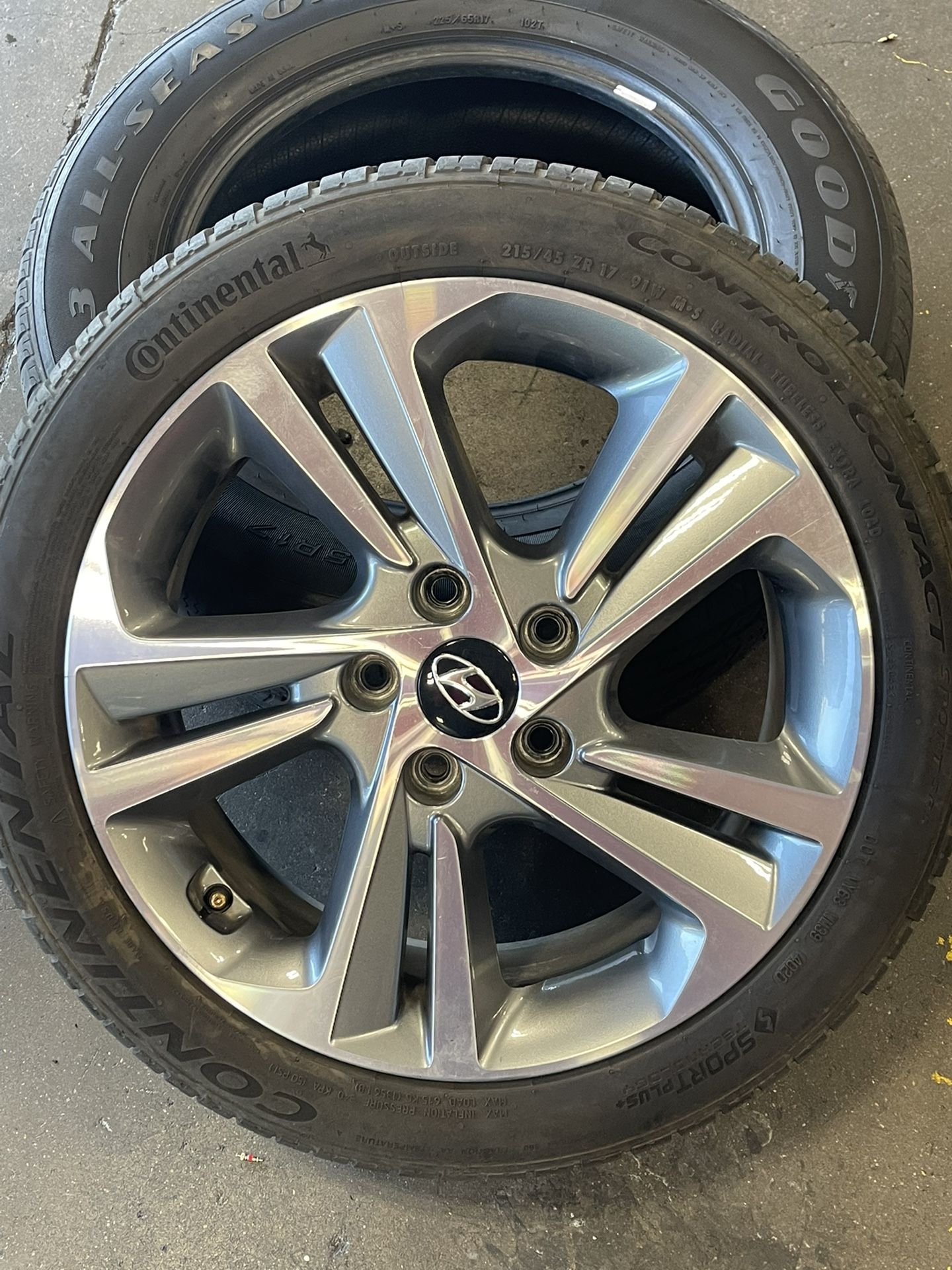 2018 Hyundai Elantra Wheels And Tires 