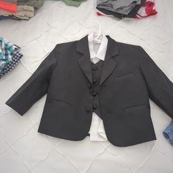 Boys 2T  Toddler Black Jacket, Shirt, And Vest 