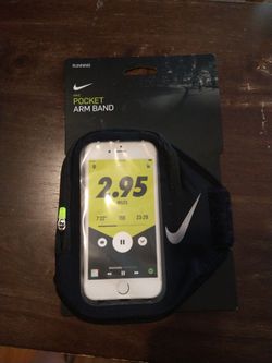 Nike pocket arm band