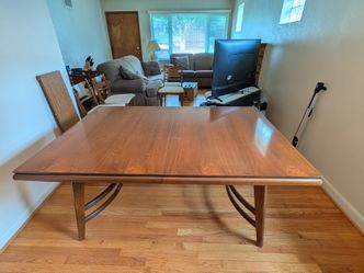 Broyhill Saga Mid Century Walnut Dining Set