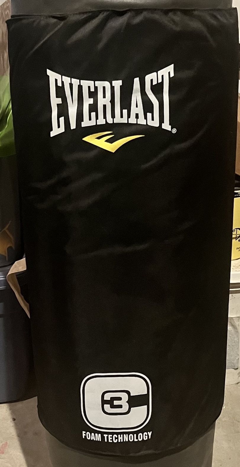 Everlast® Elite 100 lb. C3 Foam Heavy Bag With Water Base (Used)