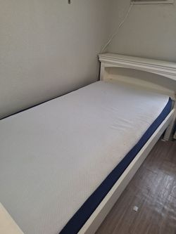 2 full Twin beds + matress included