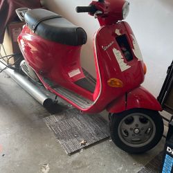 Motor Cycle Vespo 