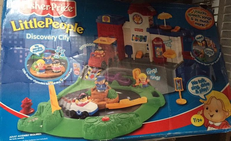 Vintage Fisher Price Little People Discovery City