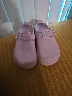 The item in the image is a pair of Birkenstock Boston EVA clogs, in the fondant pink colorway Size 8