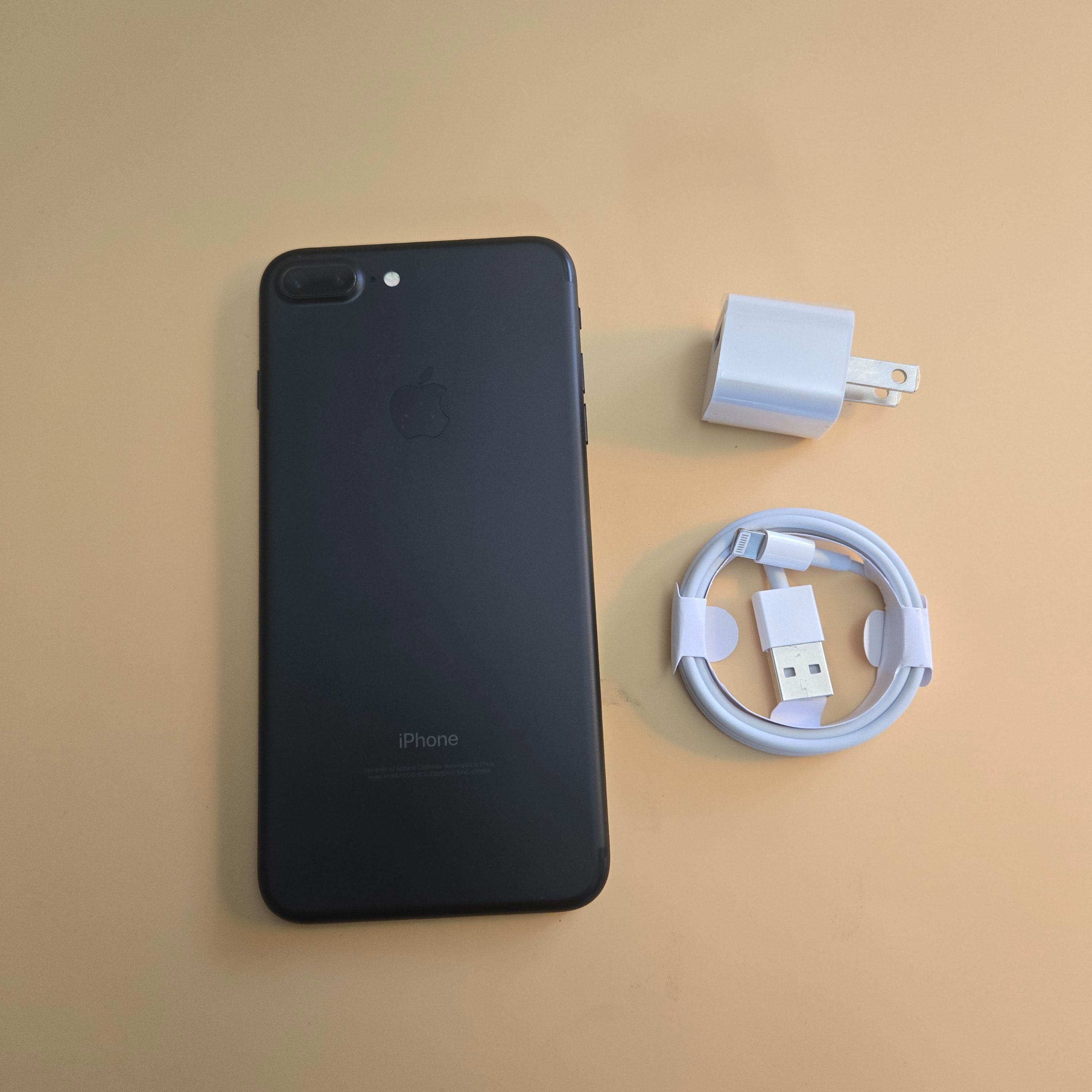 Apple iPhone 7 Plus - UNLOCKED - Like New