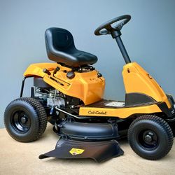 Brand new Cub cadet 30 in. 10.5 HP Briggs and Stratton Engine 6-Speed Manual Drive Gas Rear Engine Riding Mower with Mulch Kit Included