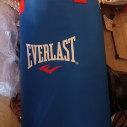 EVERLAST  5FT PUNCHING BAG