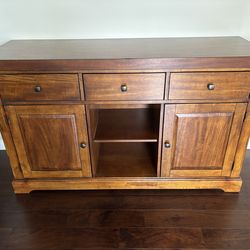 Hutch or storage cabinet