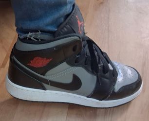 Air Jordan 1 Mid GS “Shadow Red” 6.5y Only $100