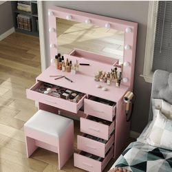 Pink Vanity Desk with Mirror & Lights – Like New