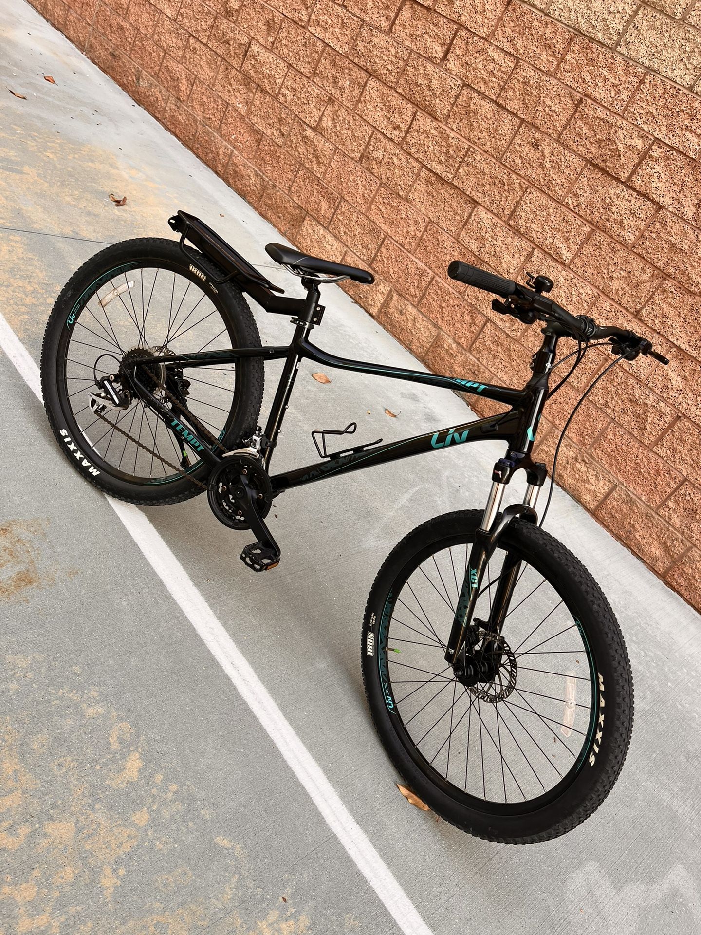 500$ Liv Tempt 3 Mineral Oil Brakes Mountain Bike Bmx
