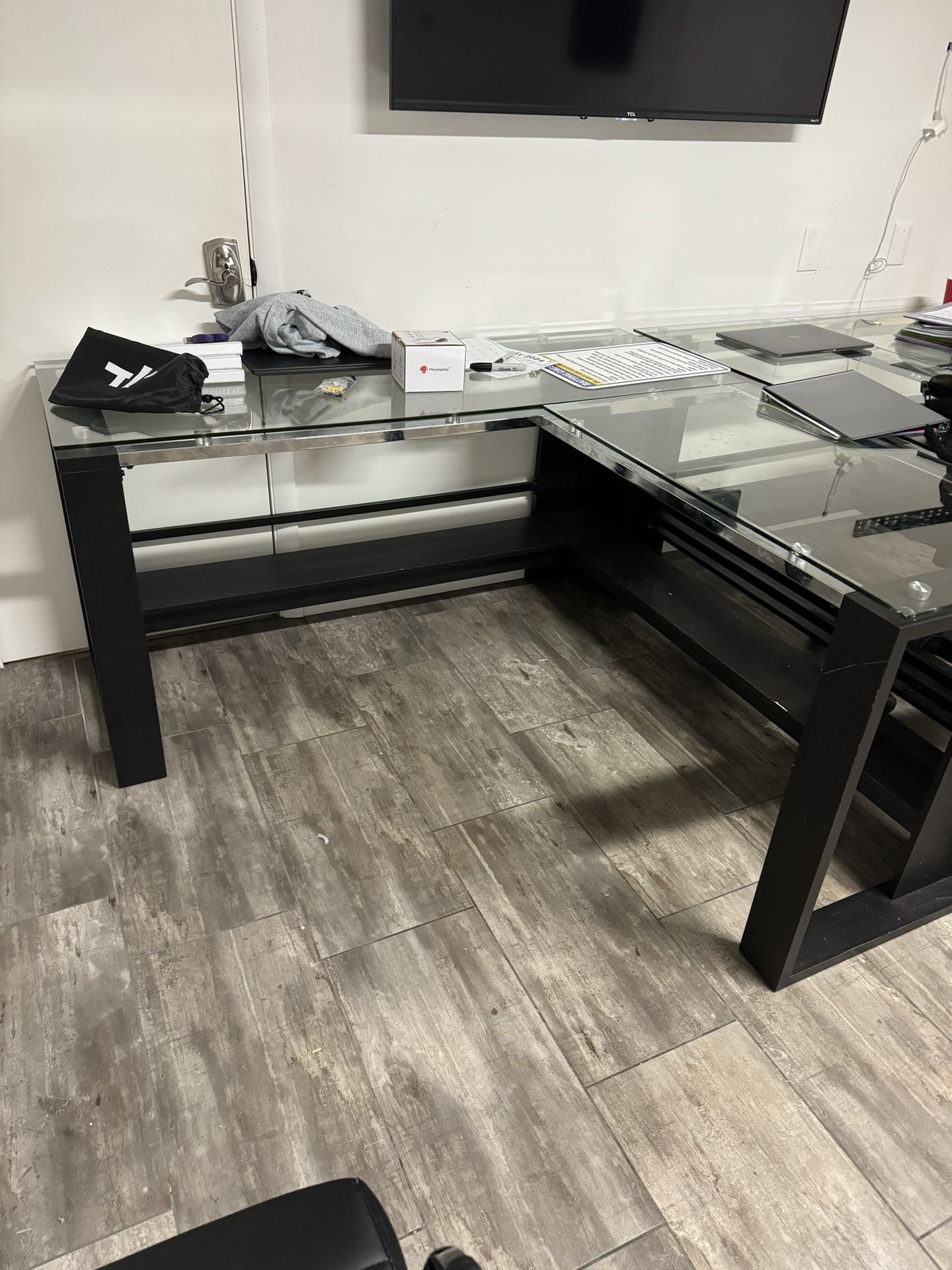 Black/Glass L-Shape desks