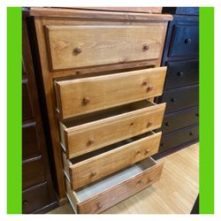5 drawers dresser / Five drawers dresser