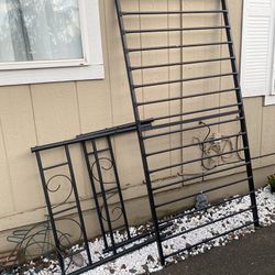 Read first theres a reason why its free!!!! FREE-Not a useable twin bed!!!!- missing pieces but Would anyone like these pieces of bed frame to repurpo