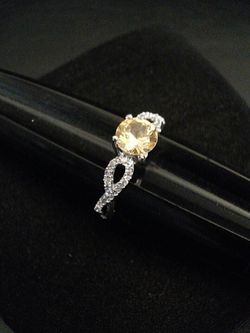 10k White Gold Ring With Accent Diamonds And 1ct. Yellow Citrine Center Stone Beautiful.
