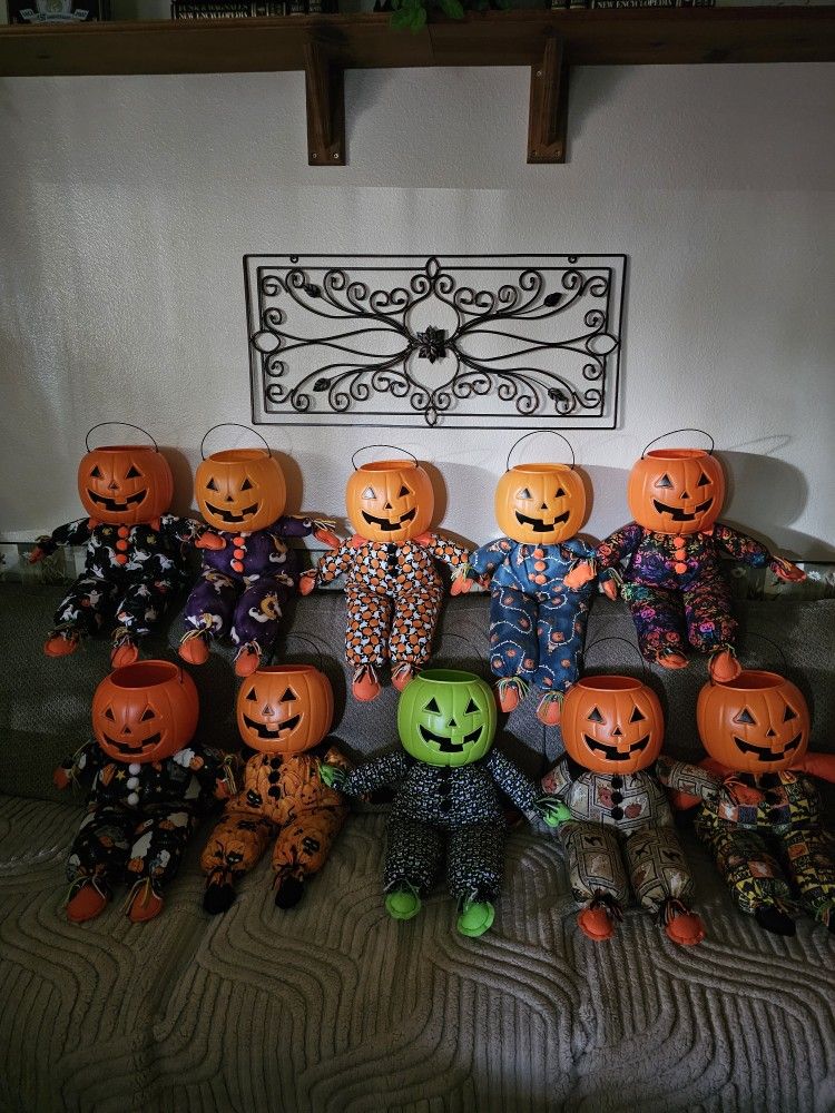 Halloween Pumpkin Pail Dolls Sitting NEW