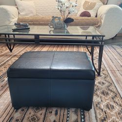 mueble individual de almacenamiento Otomana. Single Storage Ottoman.