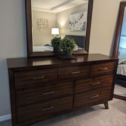 Bedroom Set- PENDING SALE