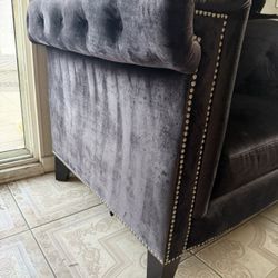 Large Velvet Accent Couch Chair – Excellent Condition