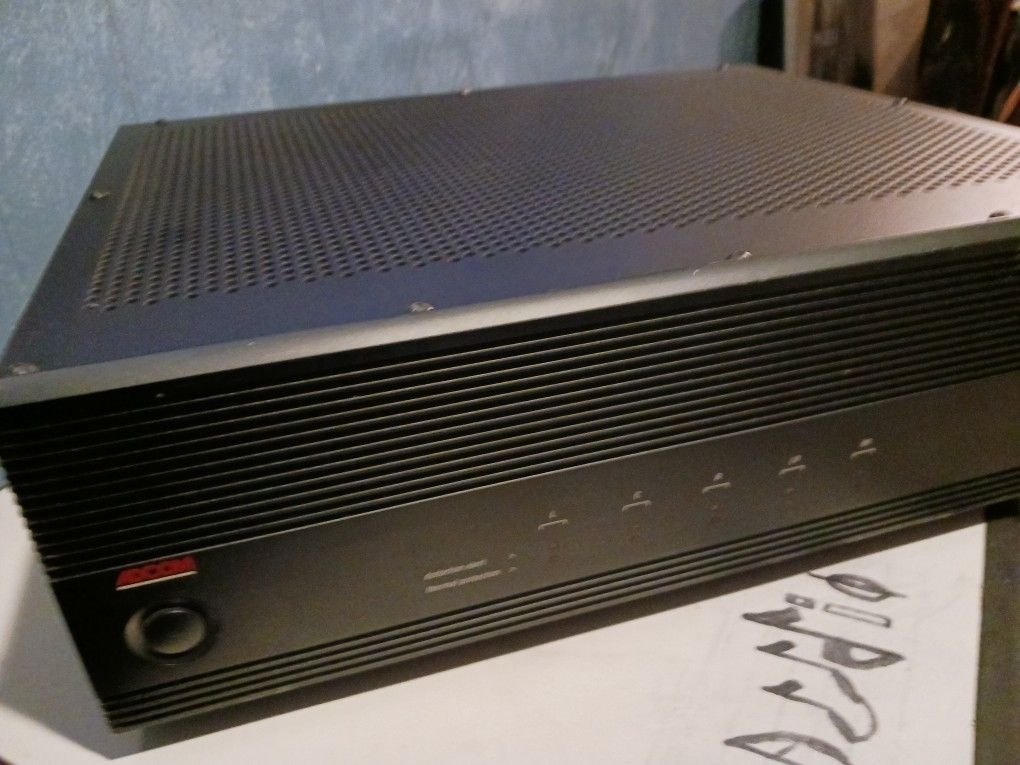 ADCOM GFA-7400 5channel Audiophile USA made Power Amplifier.