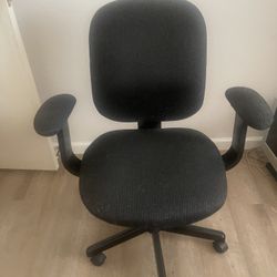 FREE DESK CHAIR 
